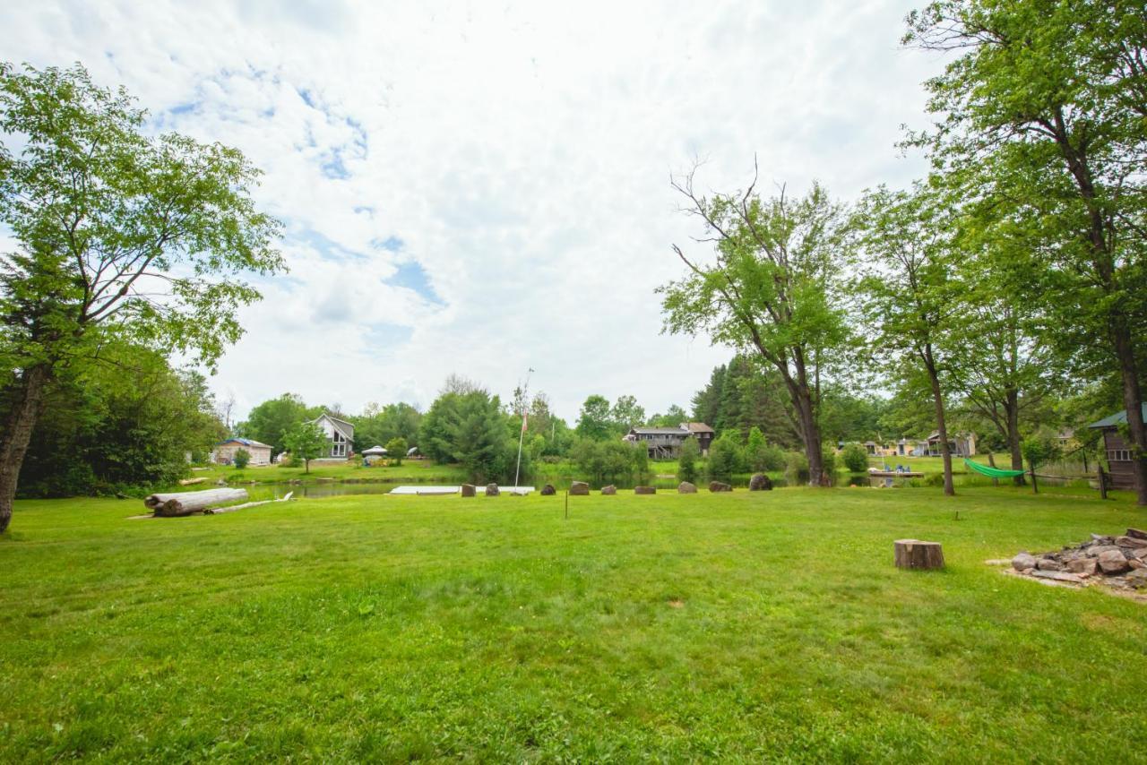 Beautiful 3 Bdrm + Bunkie Waterfront Cottage Near Gull Lake Minden エクステリア 写真